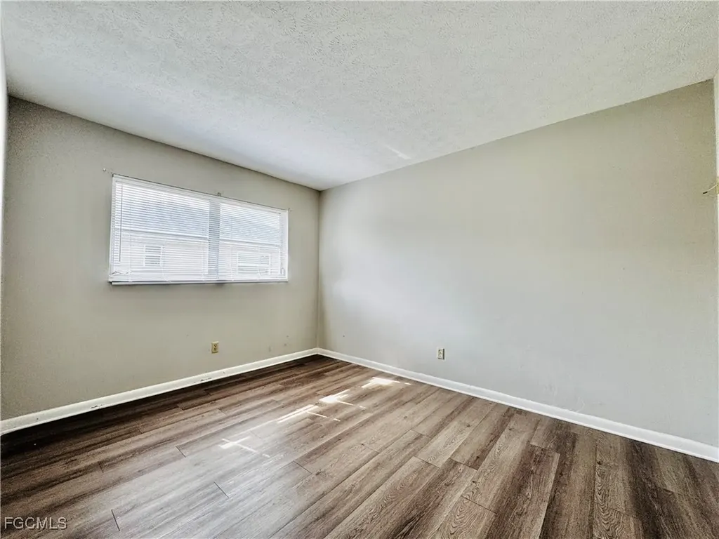 3619 SE 9th Place Cape Coral FL 33904