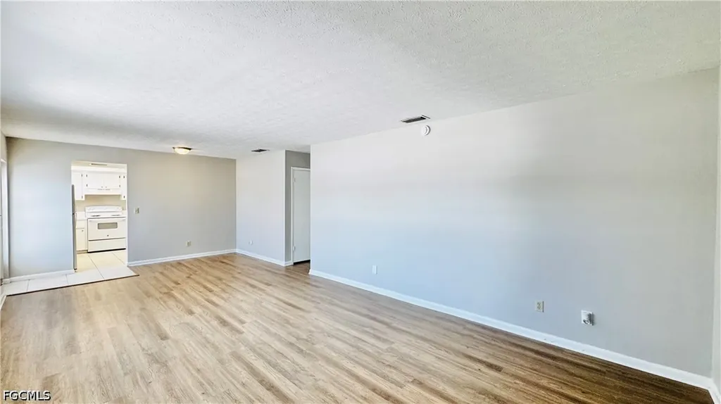 3619 SE 9th Place Cape Coral FL 33904