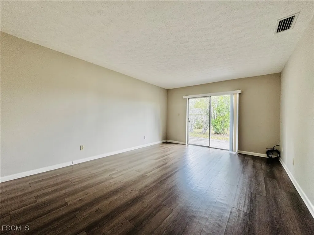 3619 SE 9th Place Cape Coral FL 33904