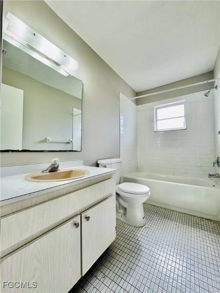 3619 SE 9th Place Cape Coral FL 33904