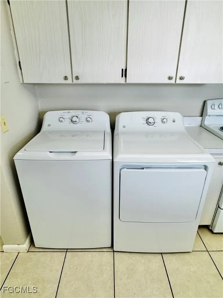 3619 SE 9th Place Cape Coral FL 33904