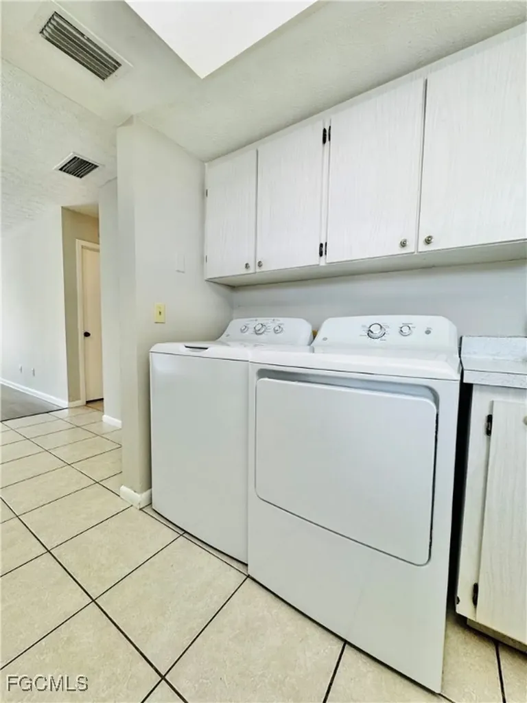 3619 SE 9th Place Cape Coral FL 33904