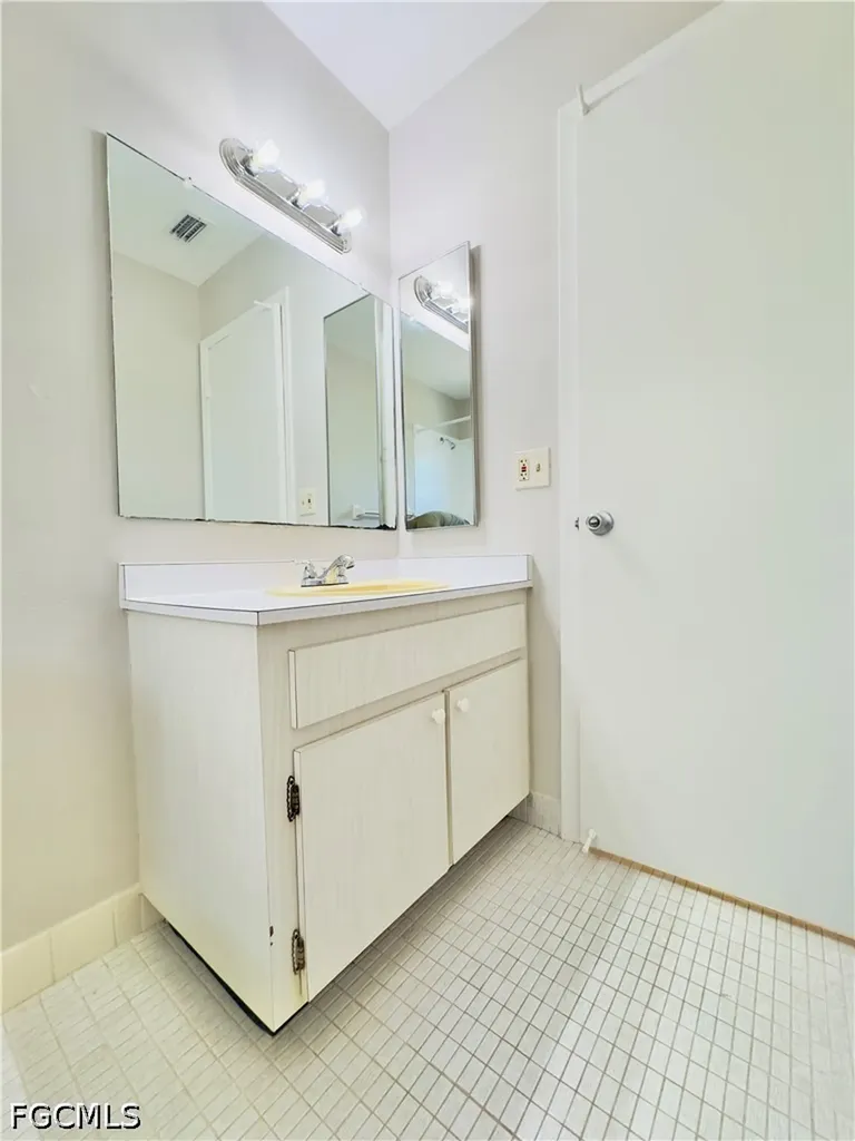 3619 SE 9th Place Cape Coral FL 33904