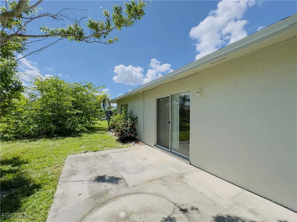 3619 SE 9th Place Cape Coral FL 33904
