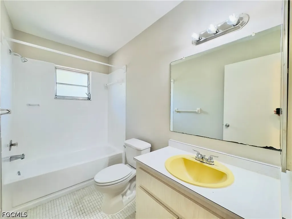 3619 SE 9th Place Cape Coral FL 33904