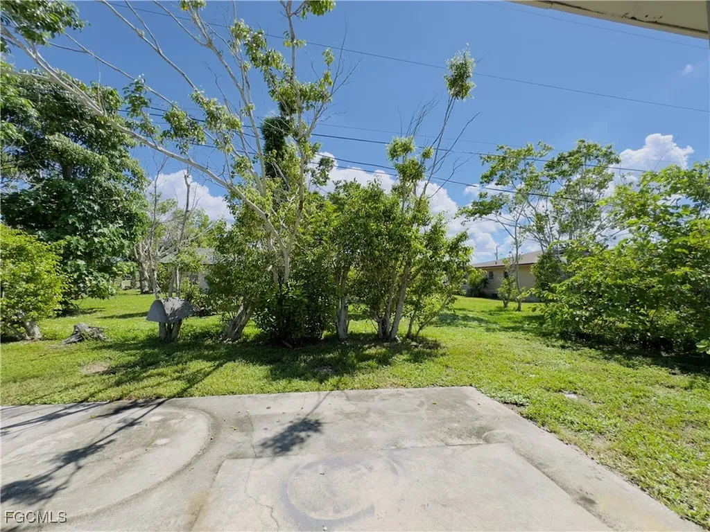 3619 SE 9th Place Cape Coral FL 33904
