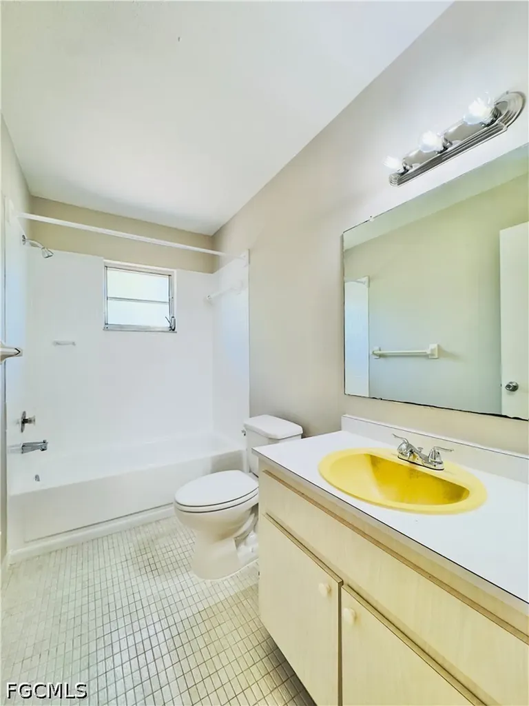3619 SE 9th Place Cape Coral FL 33904