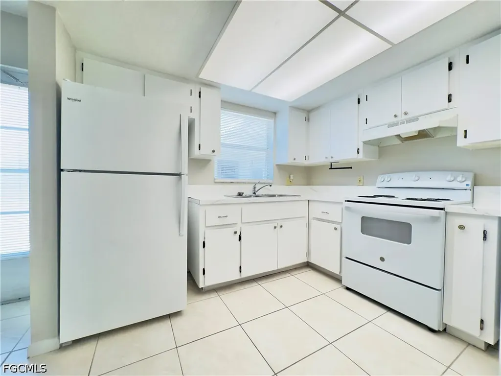 3619 SE 9th Place Cape Coral FL 33904