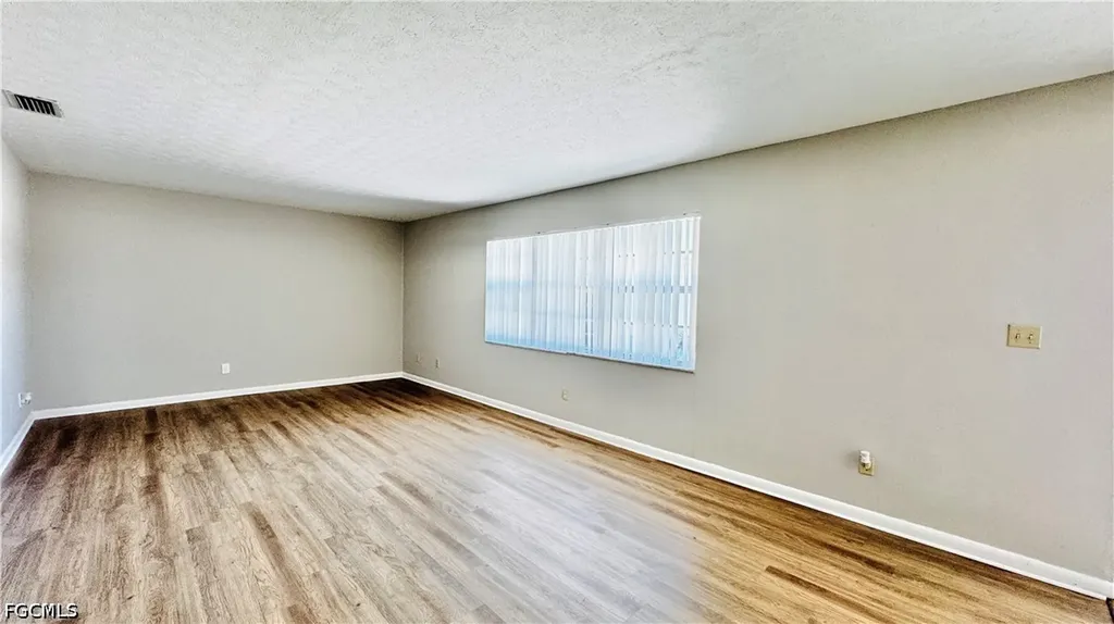 3619 SE 9th Place Cape Coral FL 33904