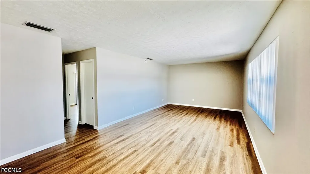 3619 SE 9th Place Cape Coral FL 33904
