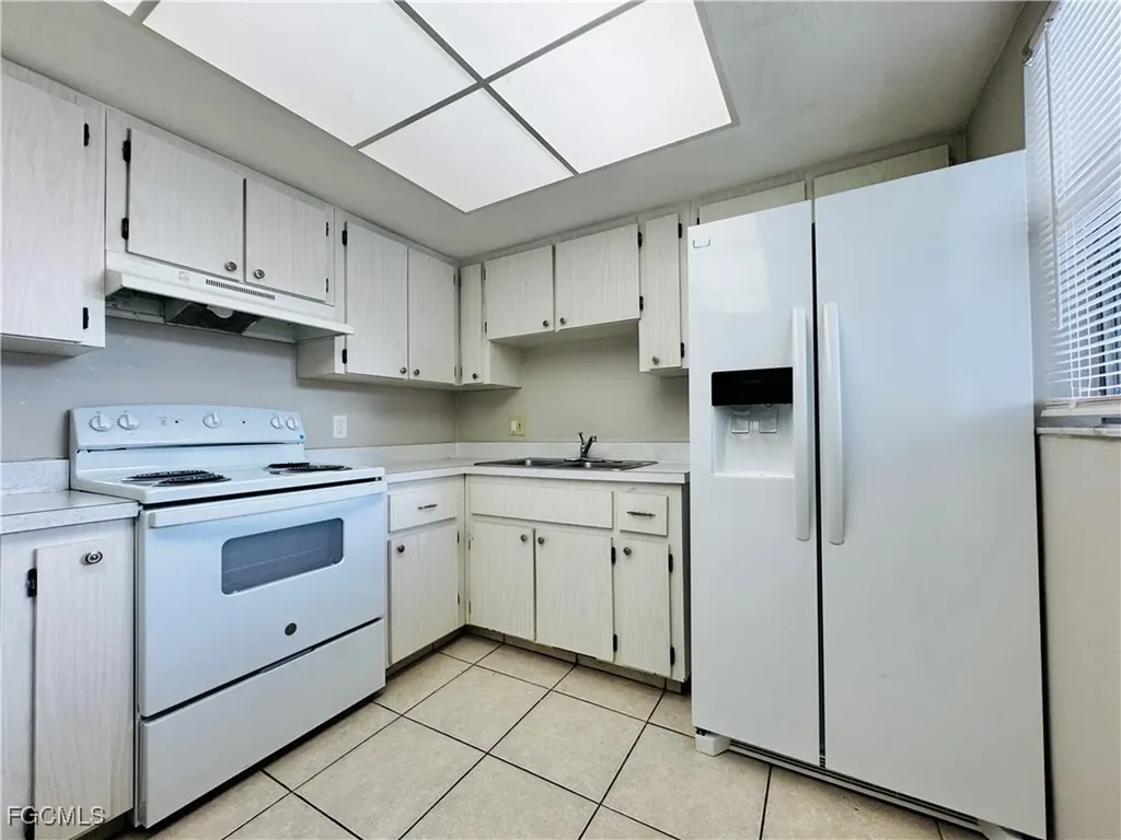 3619 SE 9th Place Cape Coral FL 33904