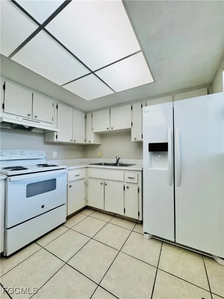 3619 SE 9th Place Cape Coral FL 33904