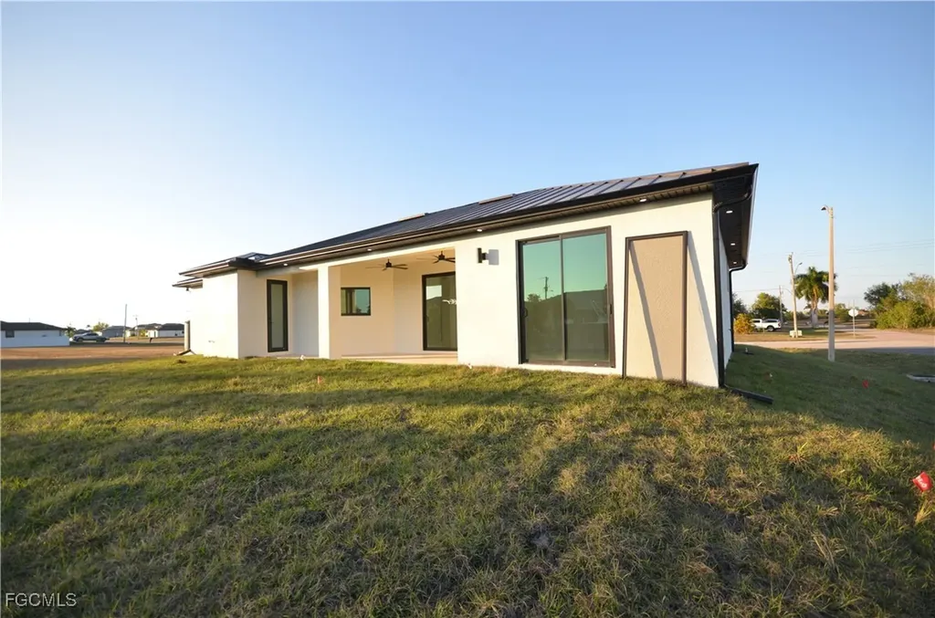 2416 Diplomat Parkway W Cape Coral FL 33993