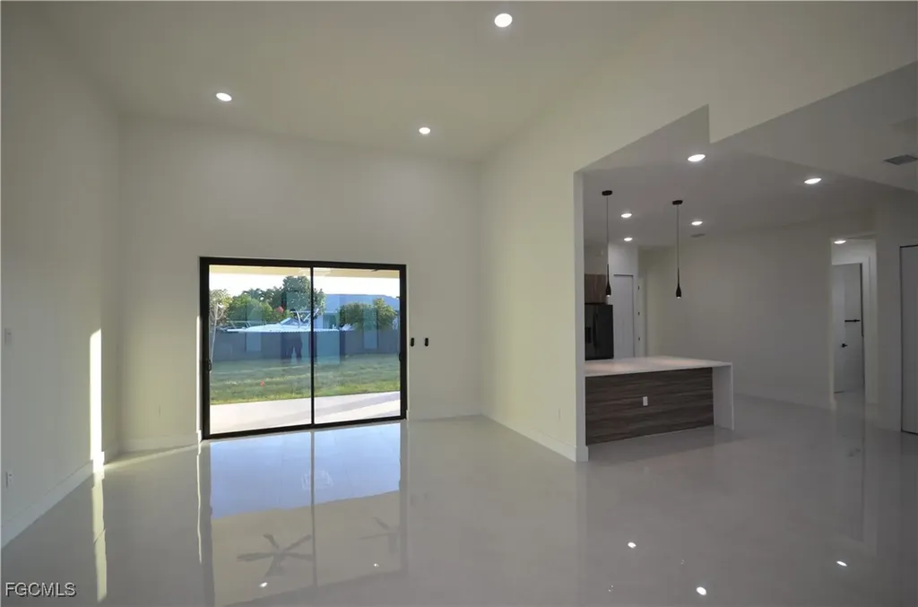 2416 Diplomat Parkway W Cape Coral FL 33993