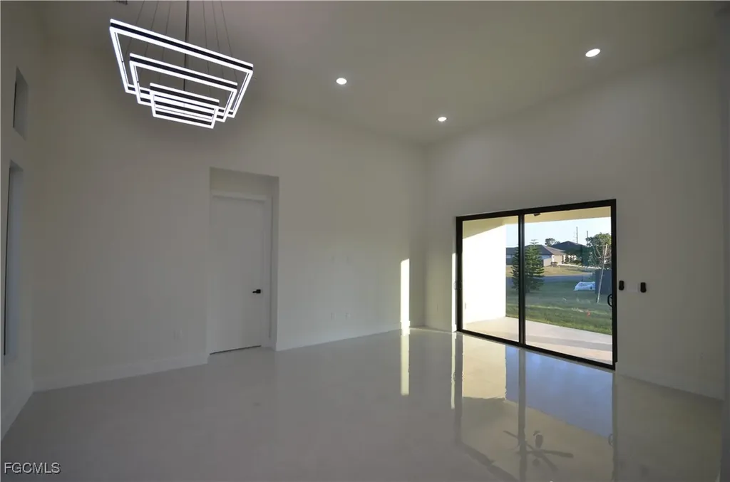 2416 Diplomat Parkway W Cape Coral FL 33993