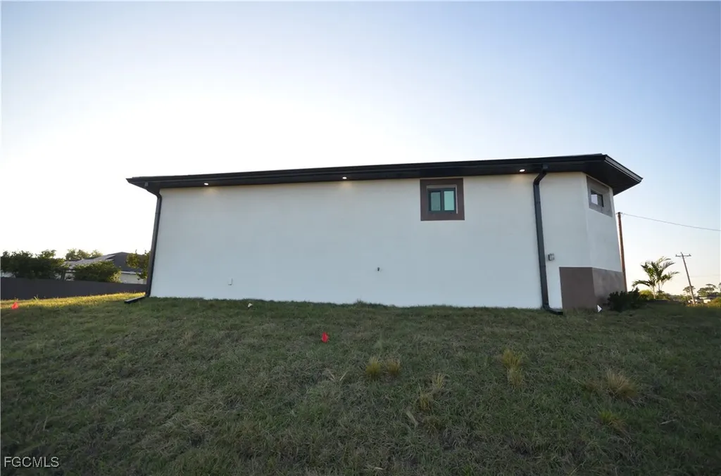 2416 Diplomat Parkway W Cape Coral FL 33993