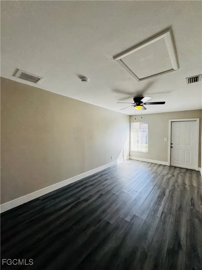 4107 SE 18th Place Cape Coral FL 33904