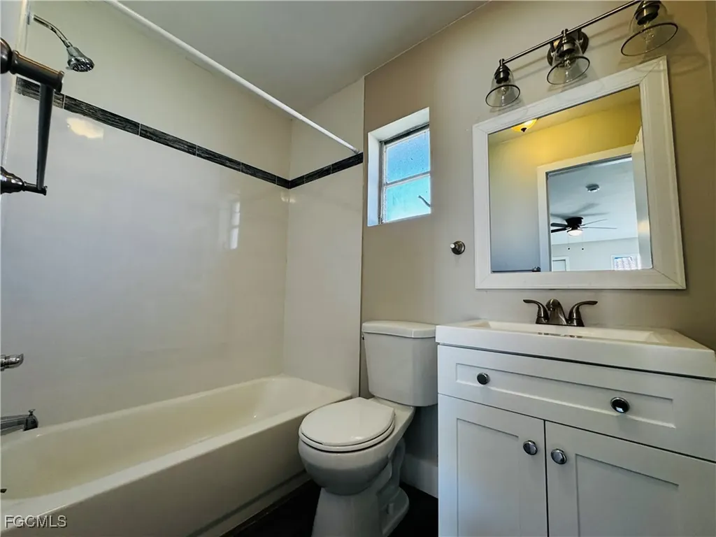 4107 SE 18th Place Cape Coral FL 33904