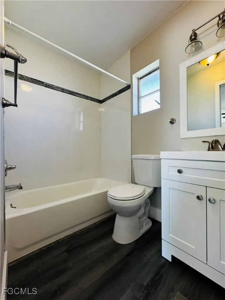 4107 SE 18th Place Cape Coral FL 33904