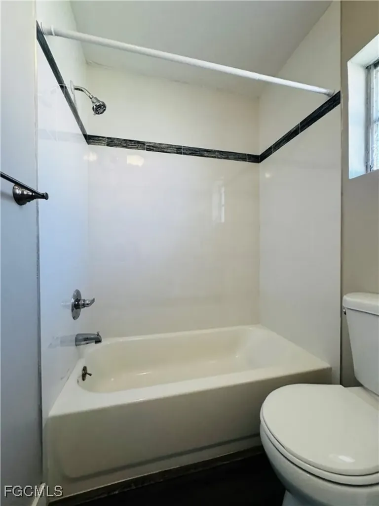 4107 SE 18th Place Cape Coral FL 33904