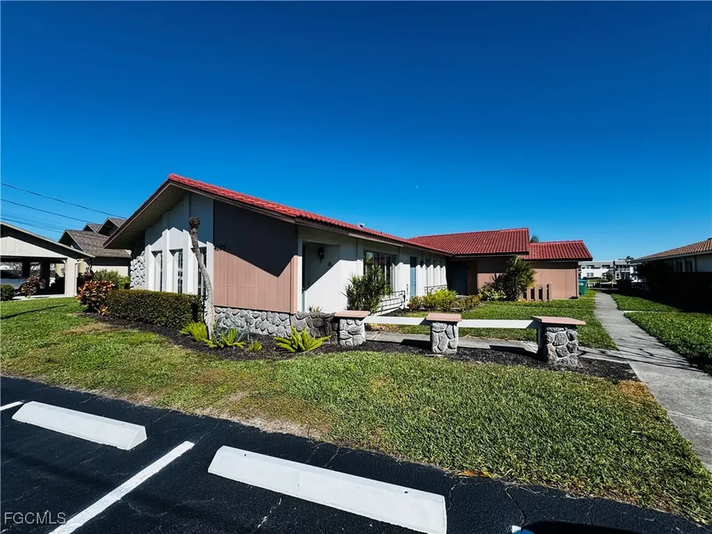 4107 SE 18th Place Cape Coral FL 33904