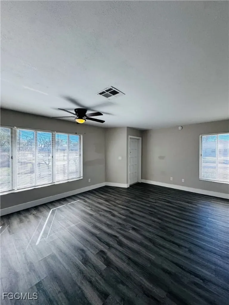 4107 SE 18th Place Cape Coral FL 33904