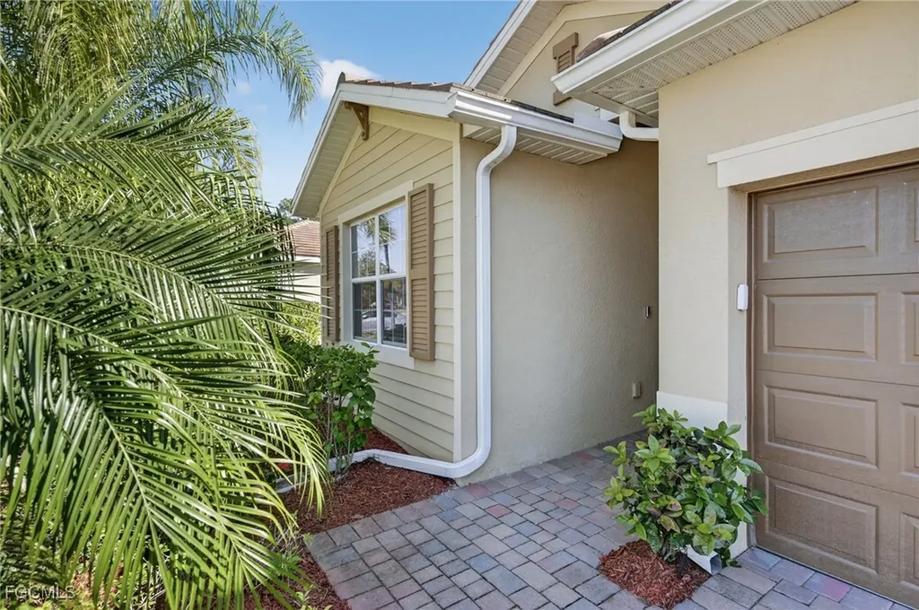 17364 Walnut Run Drive Alva FL 33920