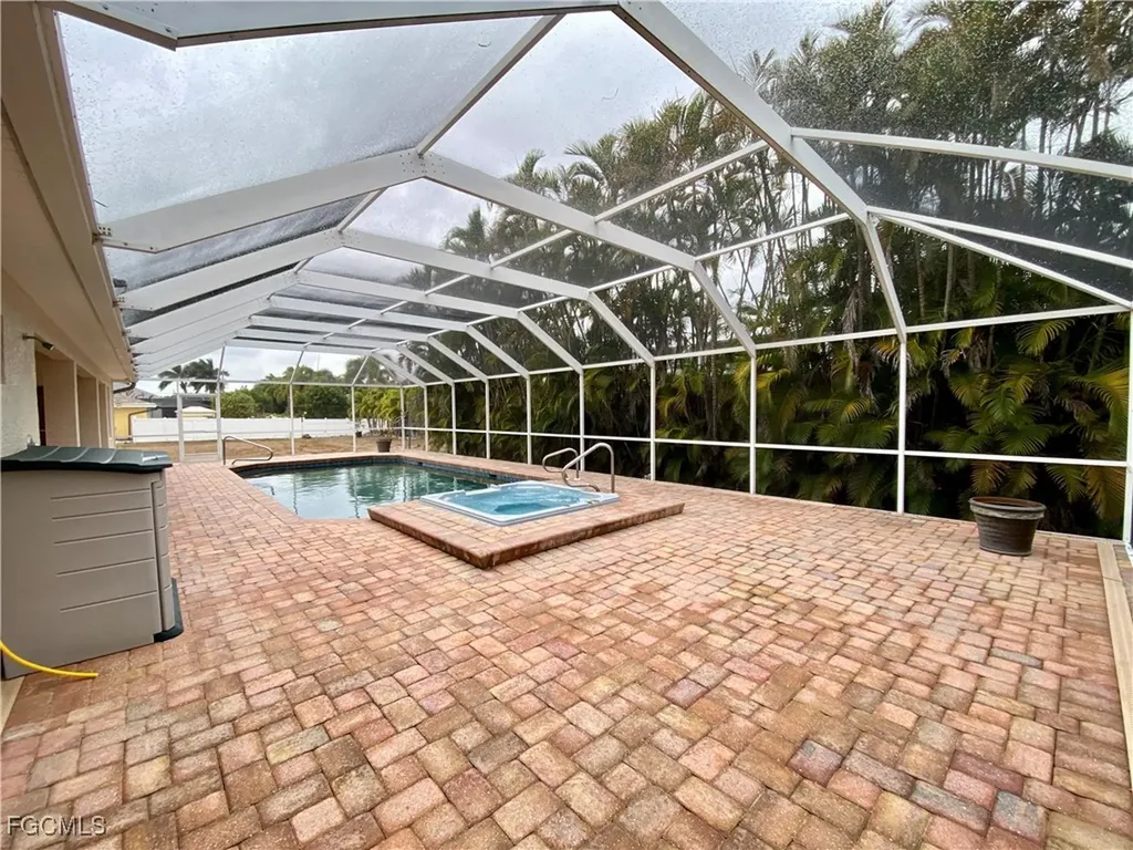 2615 SW 52nd Lane Cape Coral FL 33914
