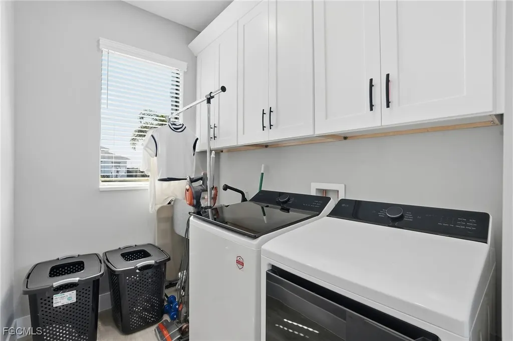3911 NW 40th Terrace Cape Coral FL 33993