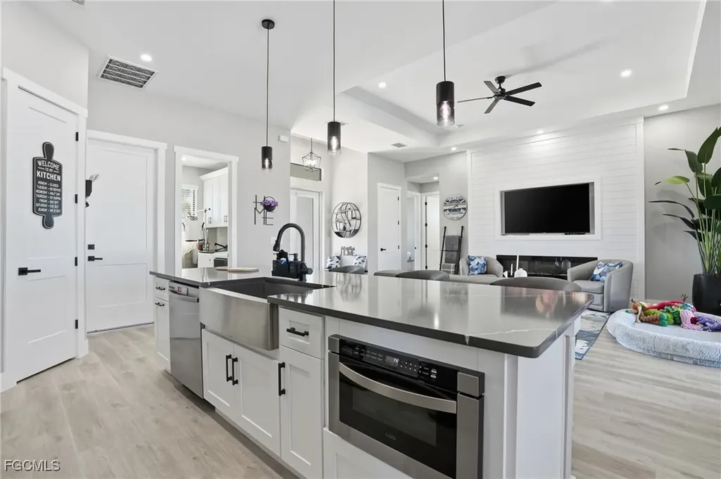 3911 NW 40th Terrace Cape Coral FL 33993