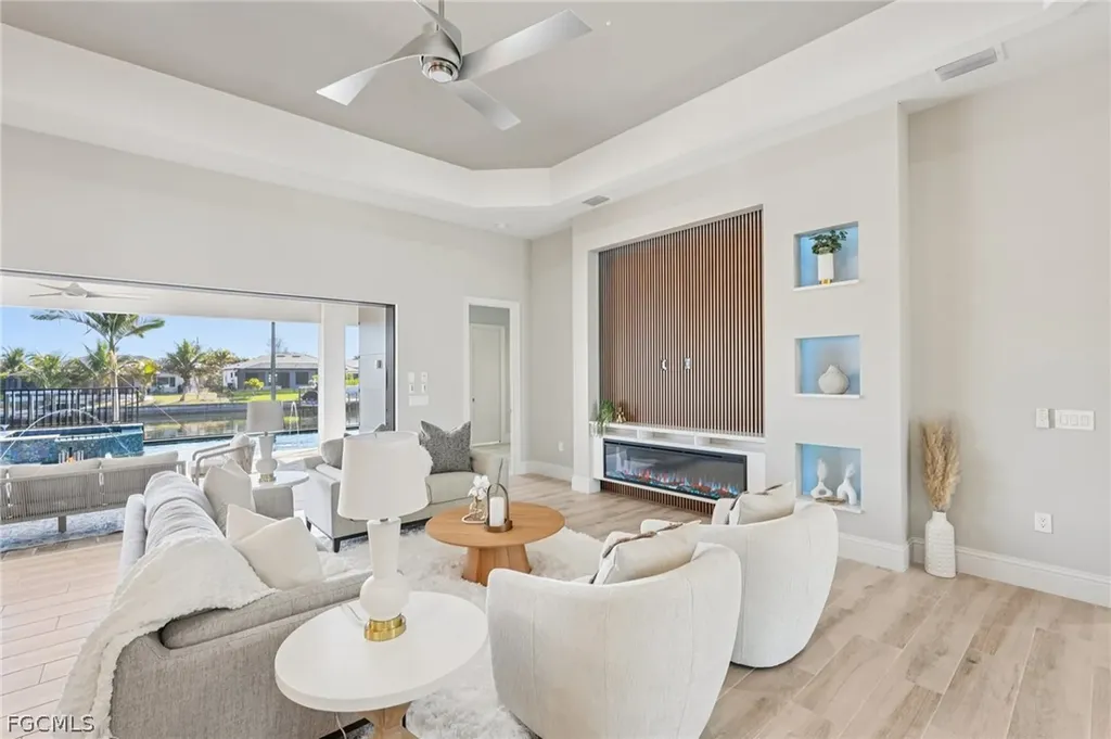 4127 Oasis Boulevard Cape Coral FL 33914