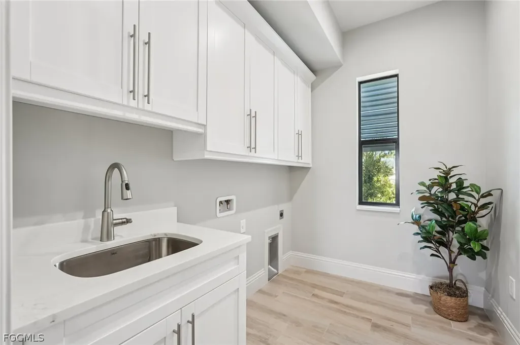 4127 Oasis Boulevard Cape Coral FL 33914