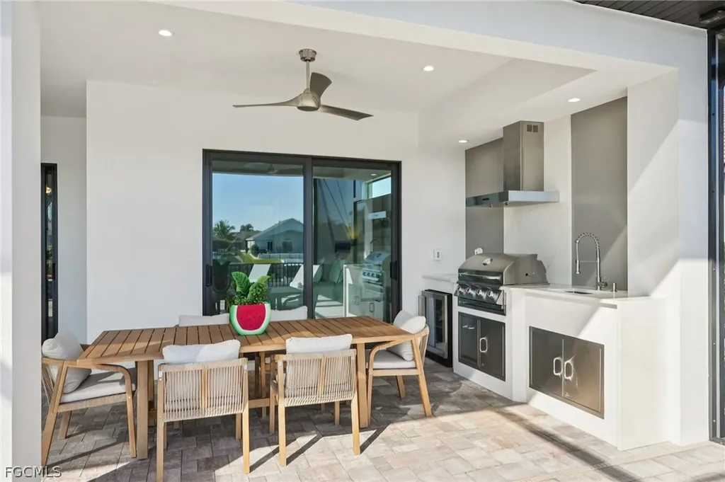 4127 Oasis Boulevard Cape Coral FL 33914