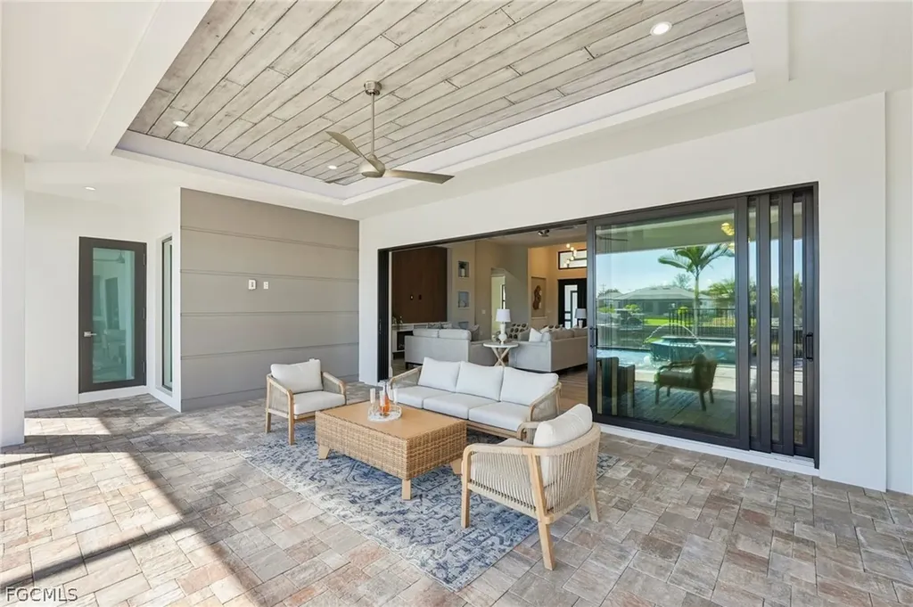 4127 Oasis Boulevard Cape Coral FL 33914