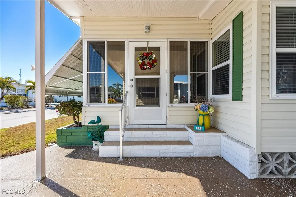 111 Snead Drive North Fort Myers FL 33903