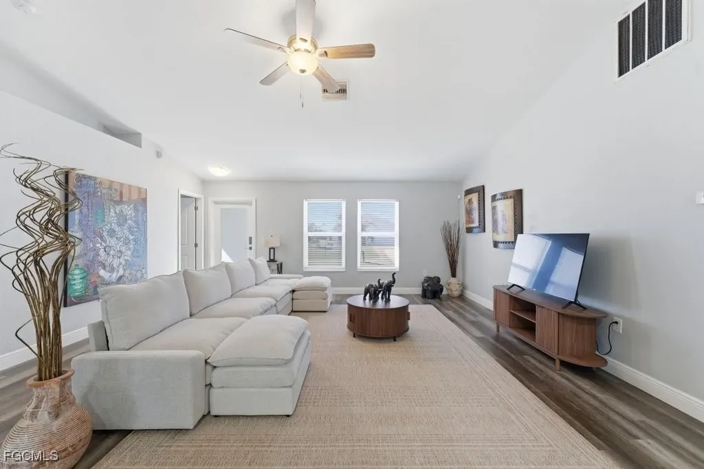 3909 NE 16th Avenue Cape Coral FL 33909