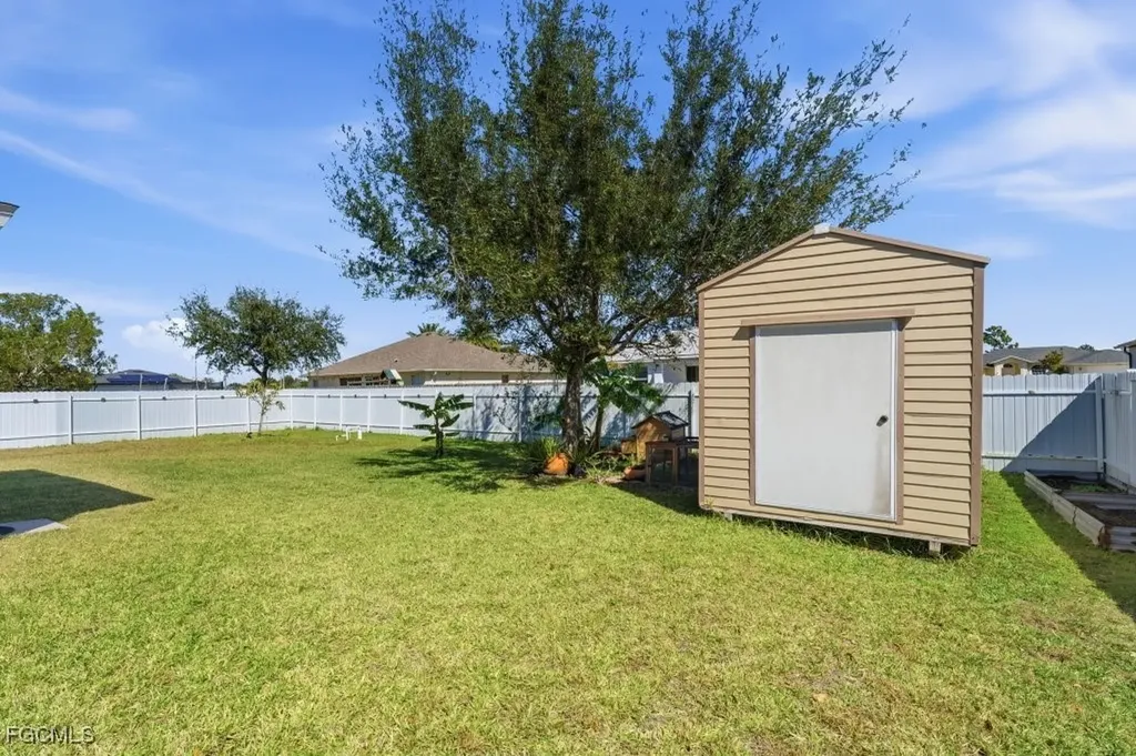 3909 NE 16th Avenue Cape Coral FL 33909
