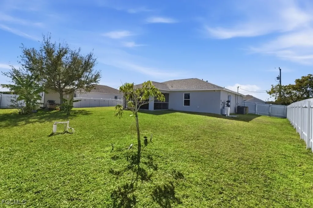 3909 NE 16th Avenue Cape Coral FL 33909