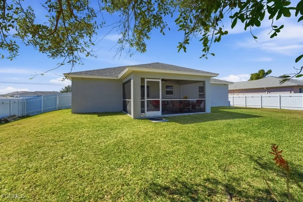 3909 NE 16th Avenue Cape Coral FL 33909