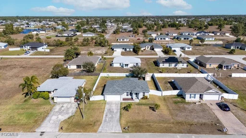 3909 NE 16th Avenue Cape Coral FL 33909