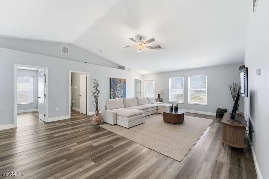 3909 NE 16th Avenue Cape Coral FL 33909