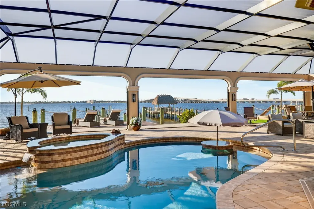 12782 Yacht Club Circle Fort Myers FL 33919