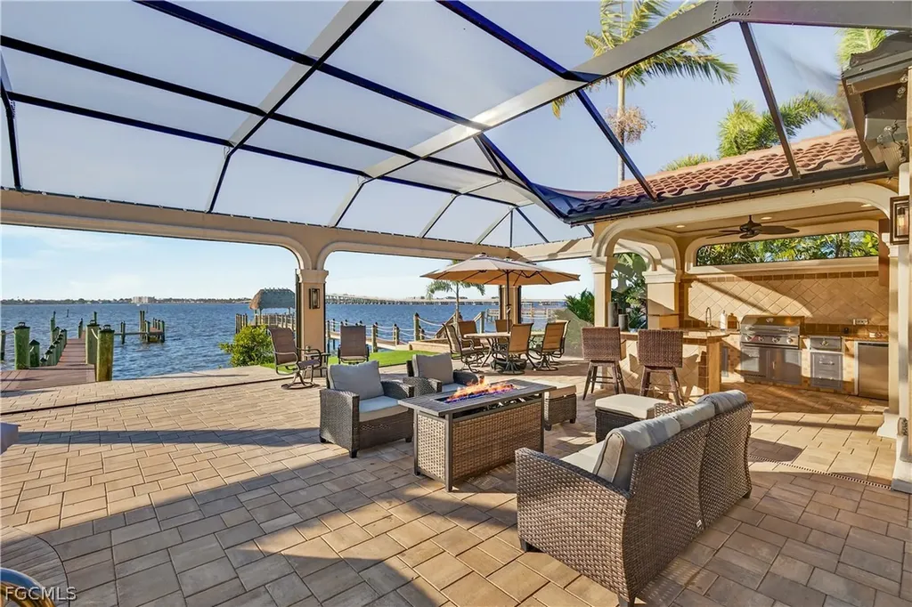 12782 Yacht Club Circle Fort Myers FL 33919