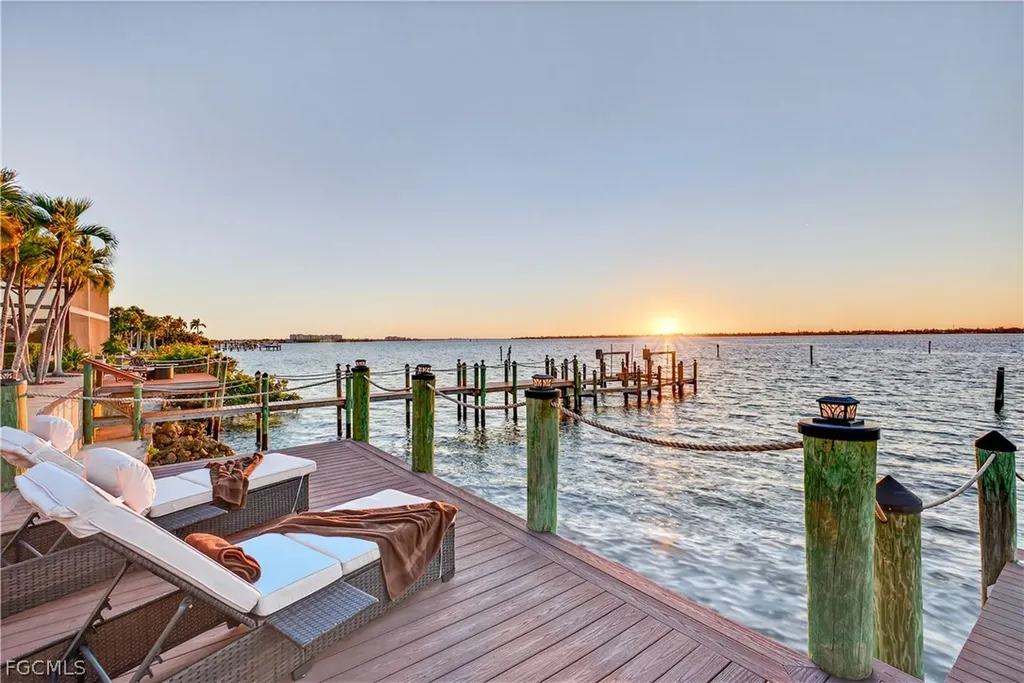 12782 Yacht Club Circle Fort Myers FL 33919