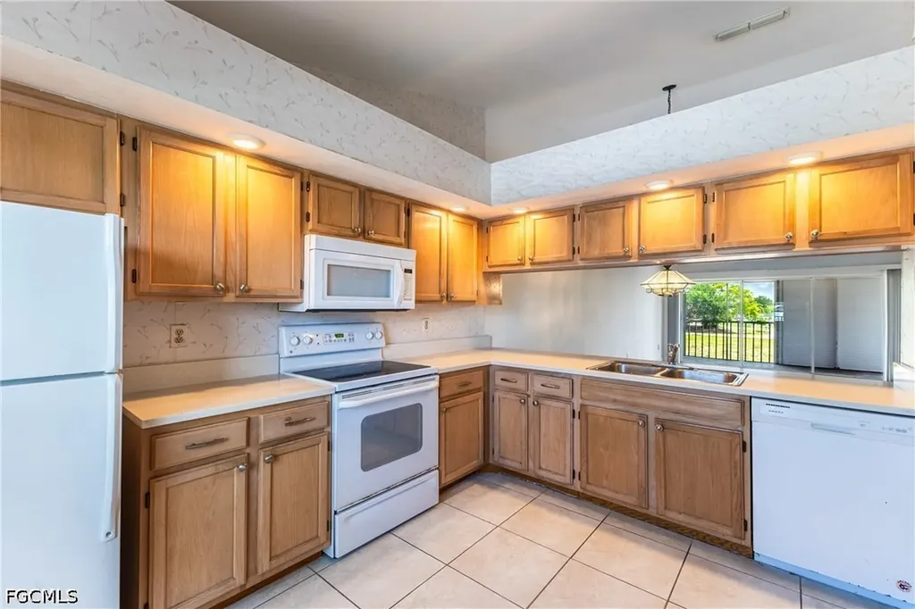 1427 SW 47th Terrace Cape Coral FL 33914