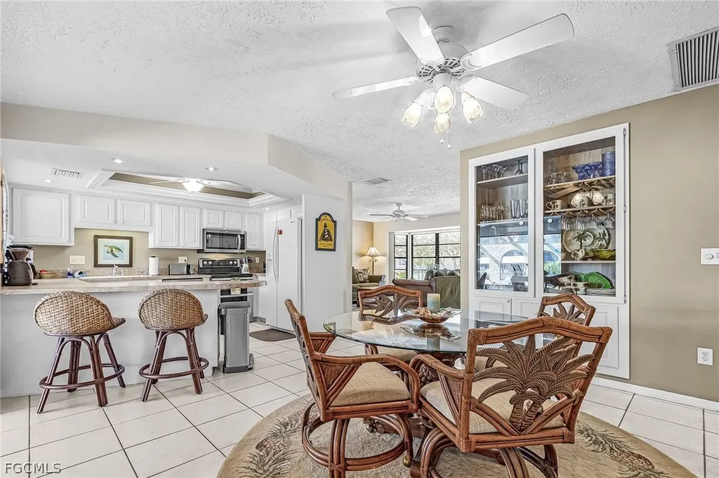 4215 SW 13th Avenue Cape Coral FL 33914