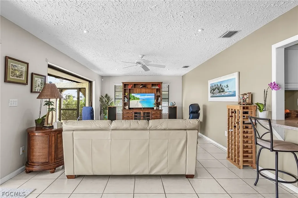 4215 SW 13th Avenue Cape Coral FL 33914