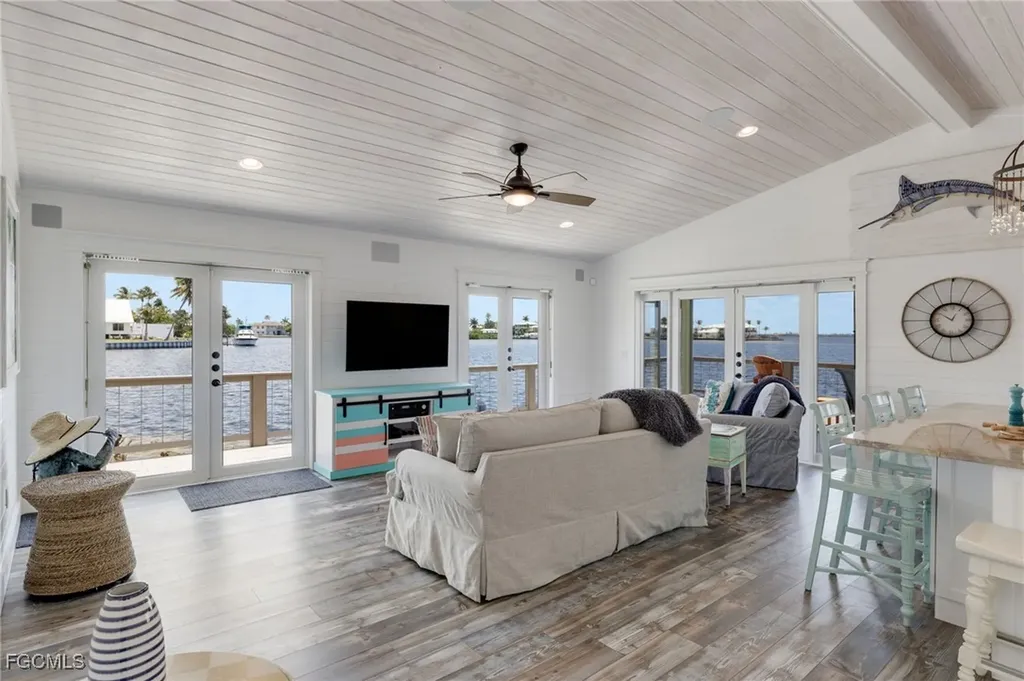 4819 Pine Island Road NW Matlacha FL 33993