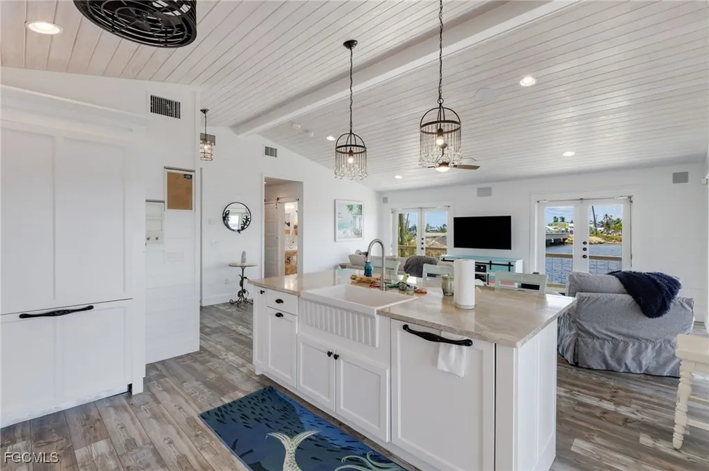 4819 Pine Island Road NW Matlacha FL 33993
