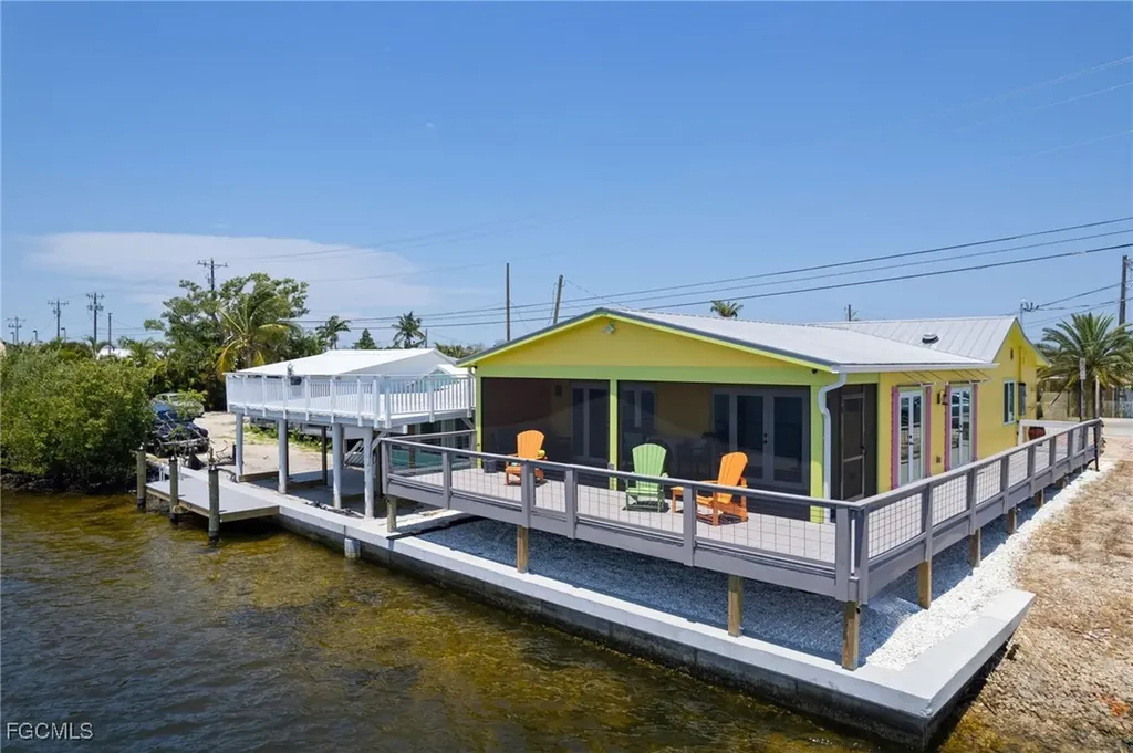 4819 Pine Island Road NW Matlacha FL 33993